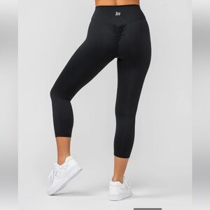 NWT Muscle Nation Signature Scrunch 7/8 Leggings